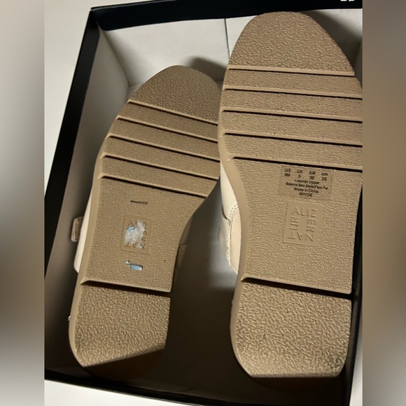 Naturalizer Wayde Clogs Porcelain Leather Size 8M New in Box - Picture 5 of 7